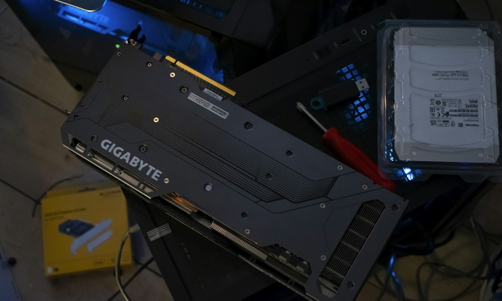 소비자용 GPU 한 장으로 거대 모델을 돌린다는 발상
